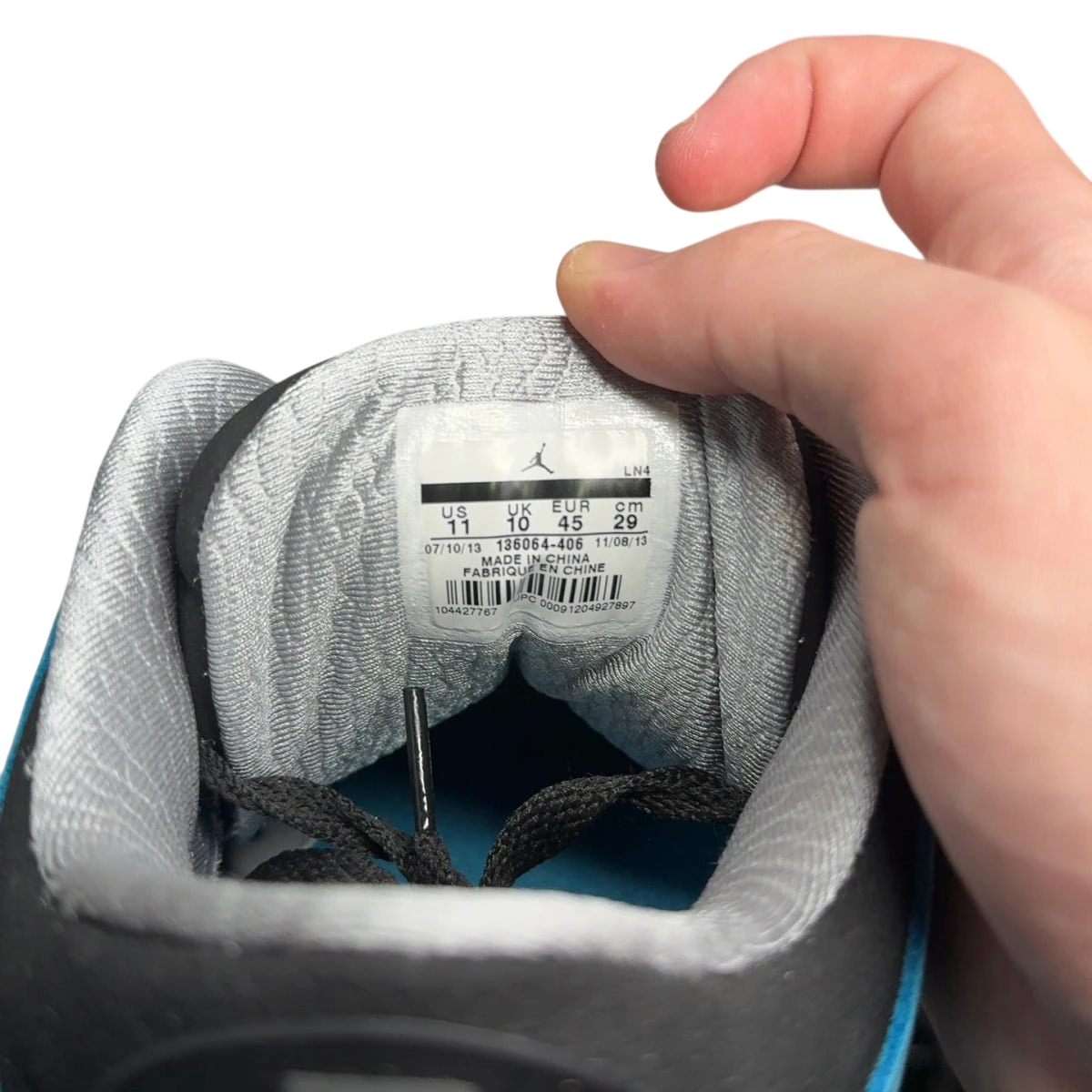 Jordan 3 Retro Powder Blue (Size 11)