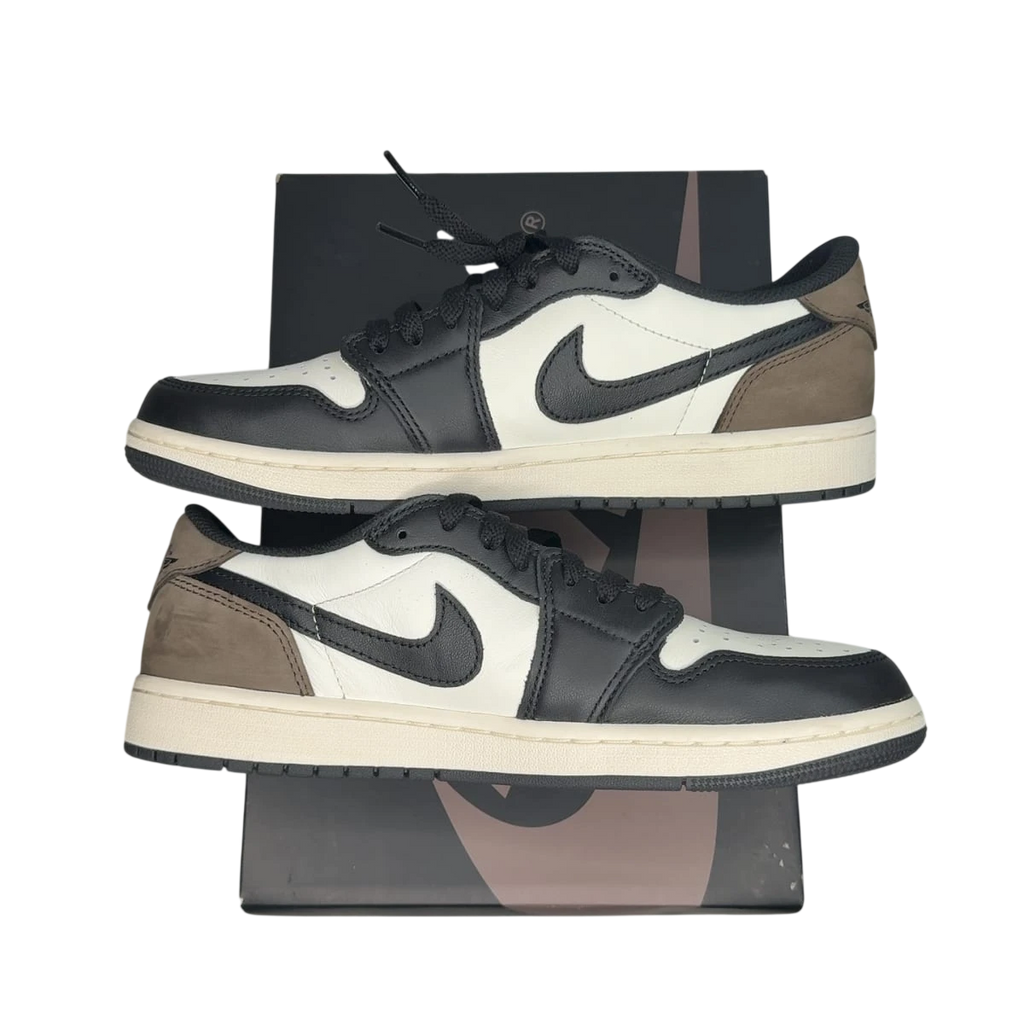 Jordan 1 Retro Low OG Mocha 9 (Size 9)