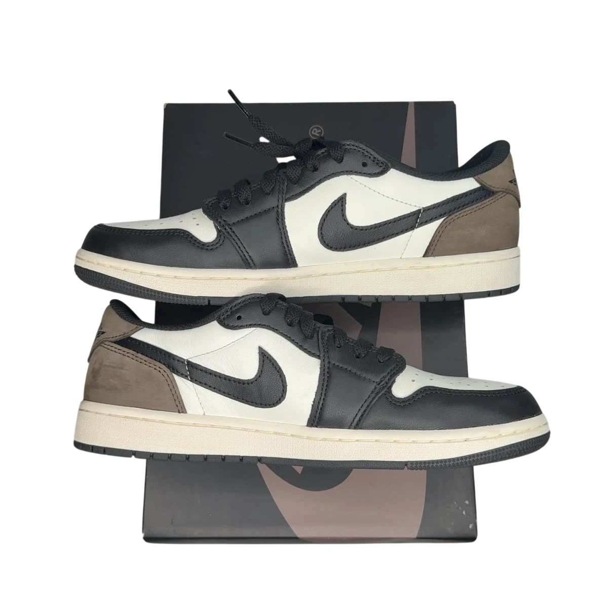 Jordan 1 Retro Low OG Mocha 9 (Size 9)