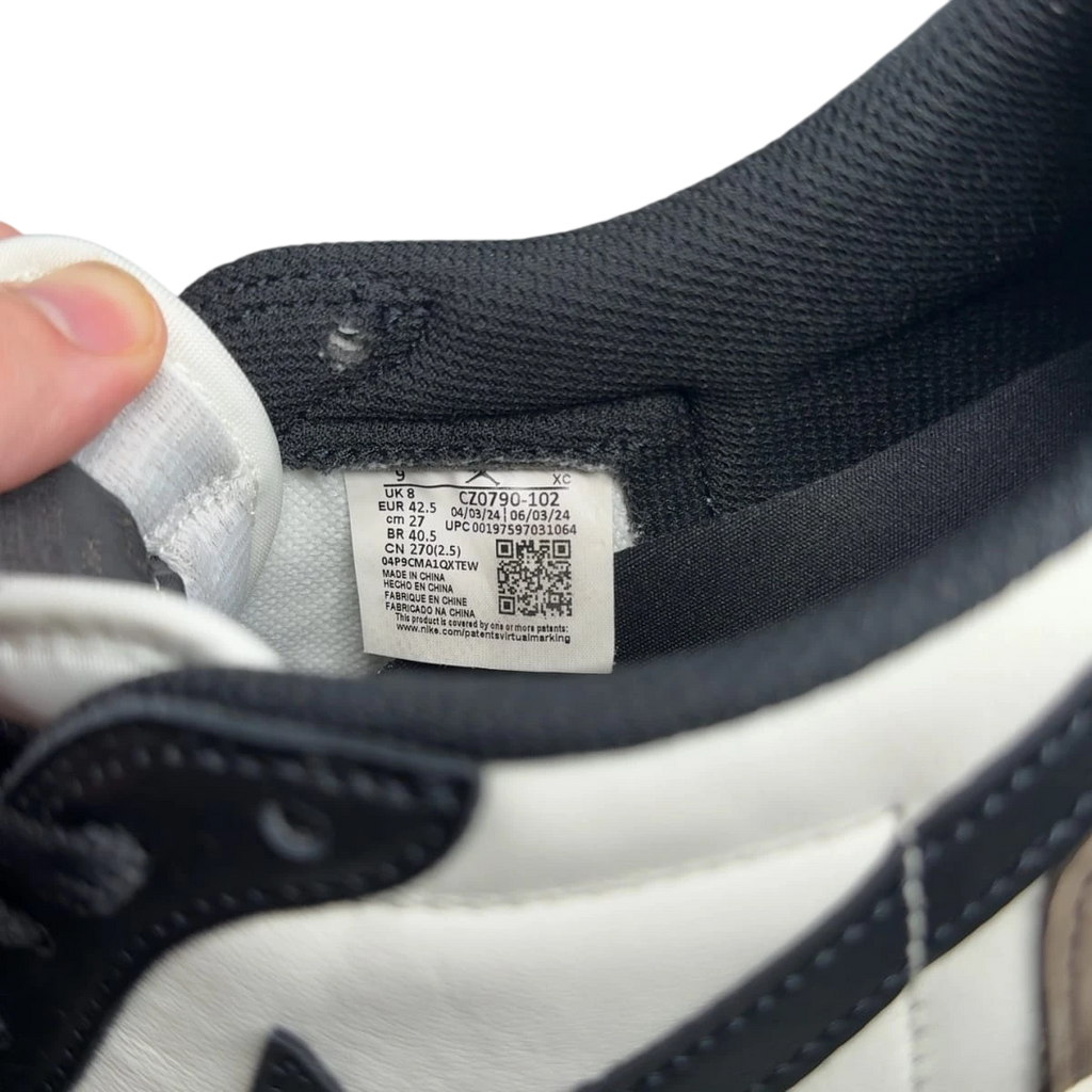 Jordan 1 Retro Low OG Mocha 9 (Size 9)