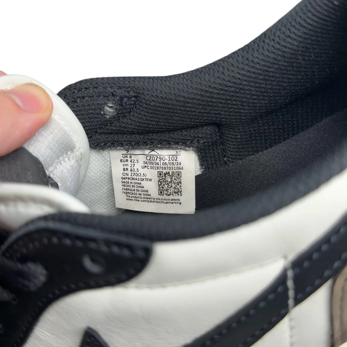 Jordan 1 Retro Low OG Mocha 9 (Size 9)